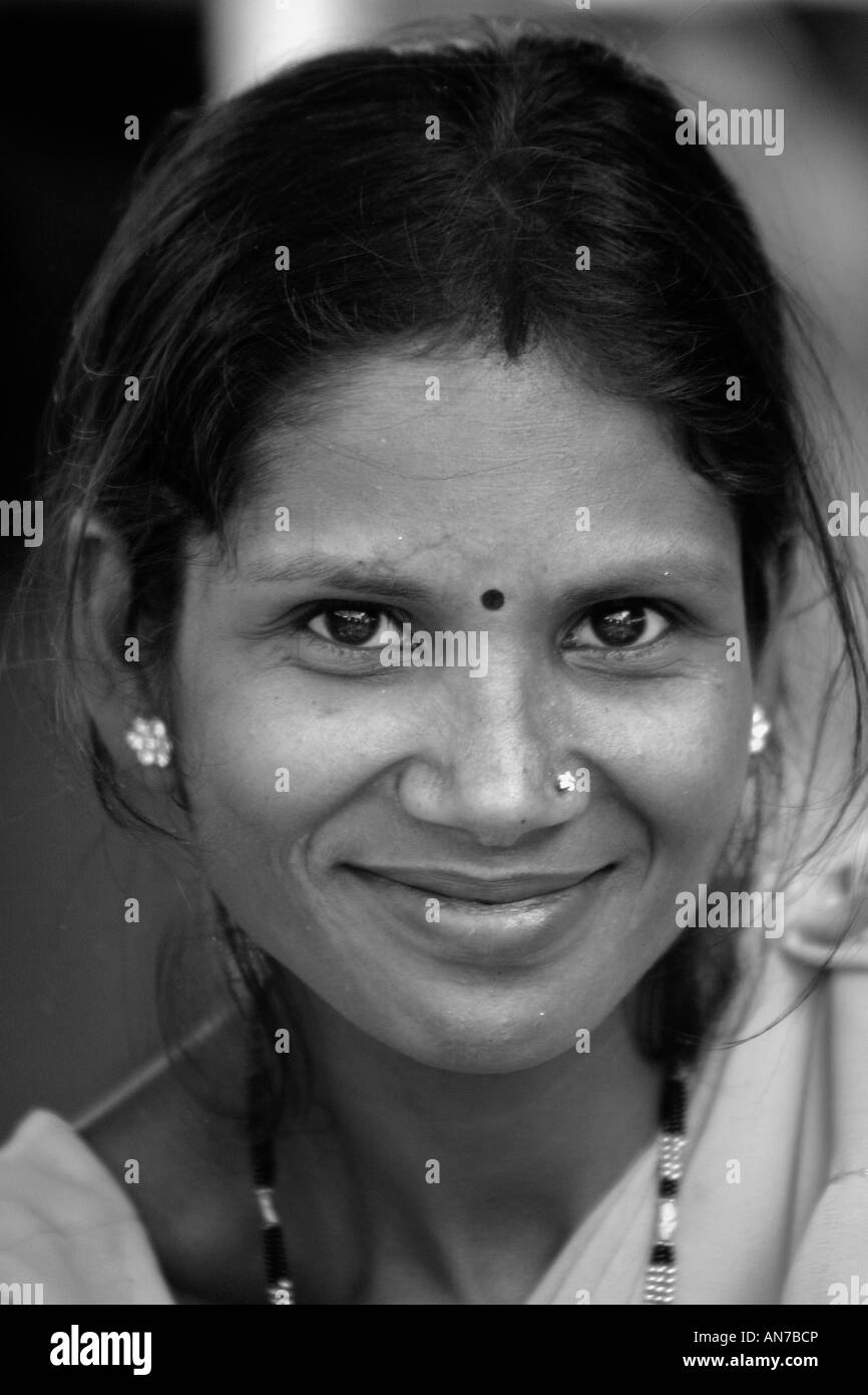 India smiling girl Black and White Stock Photos & Images - Alamy
