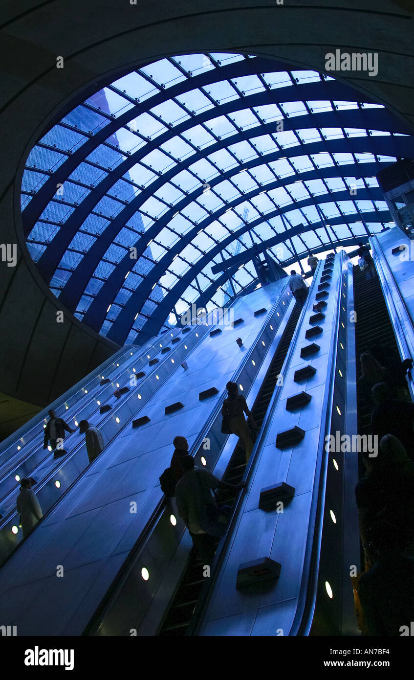 Canary Wharf Underground Station Jubilee Line London Stock Photo - Alamy