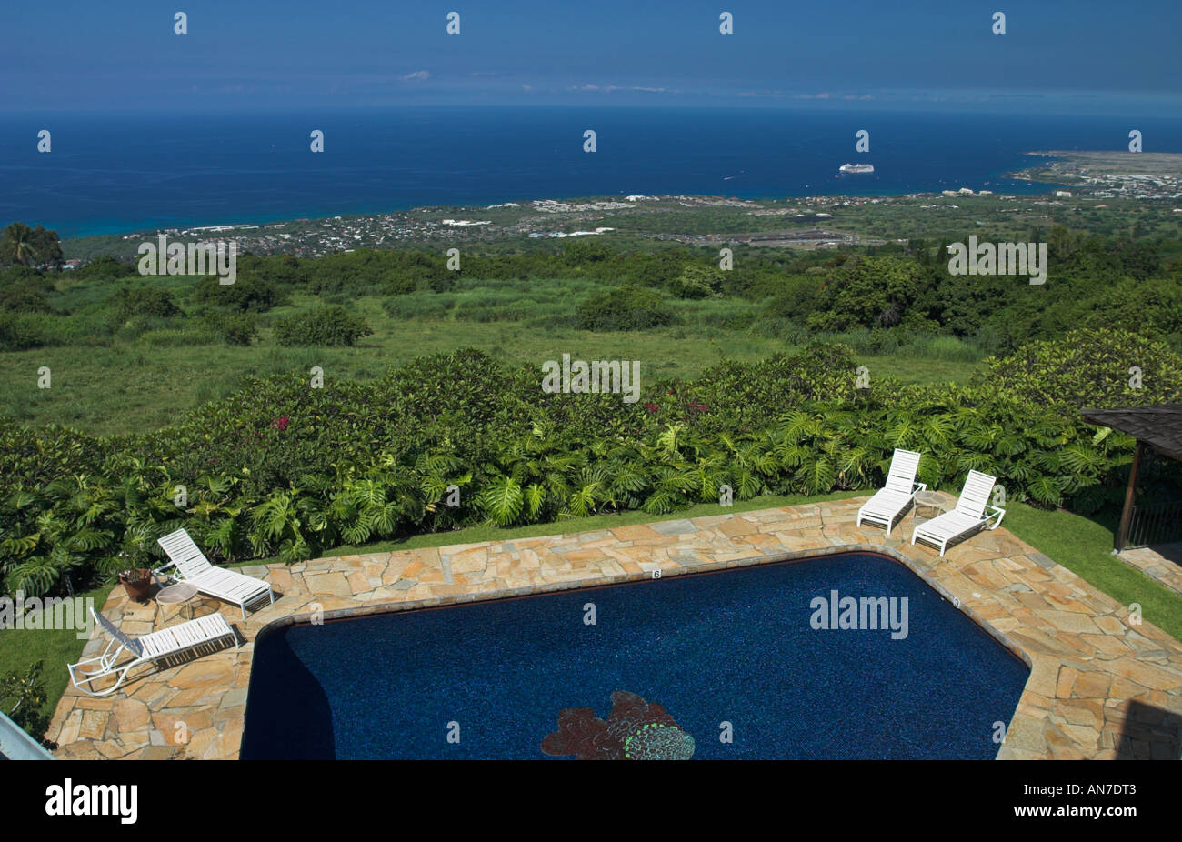 Automatic pool covers for irregularly shaped pools techsere