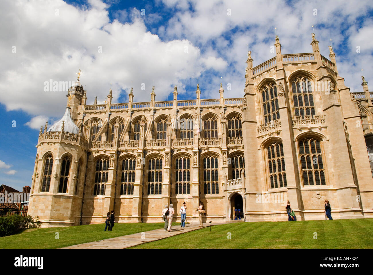Outside st georges chapel at windsor castle hi-res stock photography ...