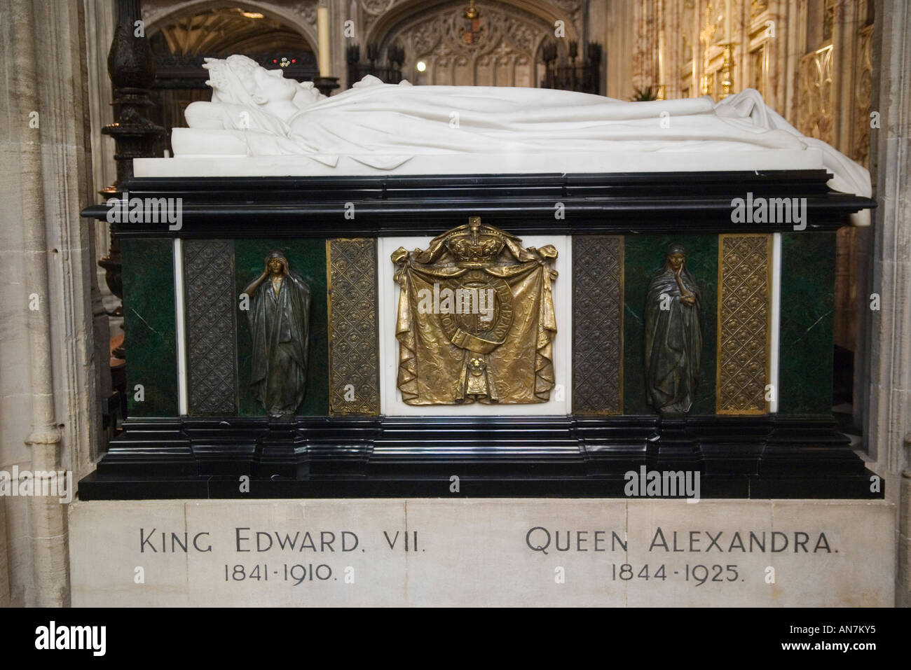 Saint St Georges Chapel Windsor Castle Berkshire, England. The tomb of King Edward V11 and Queen Alexandra. 2006 2000s UK HOMER SYKES Stock Photo