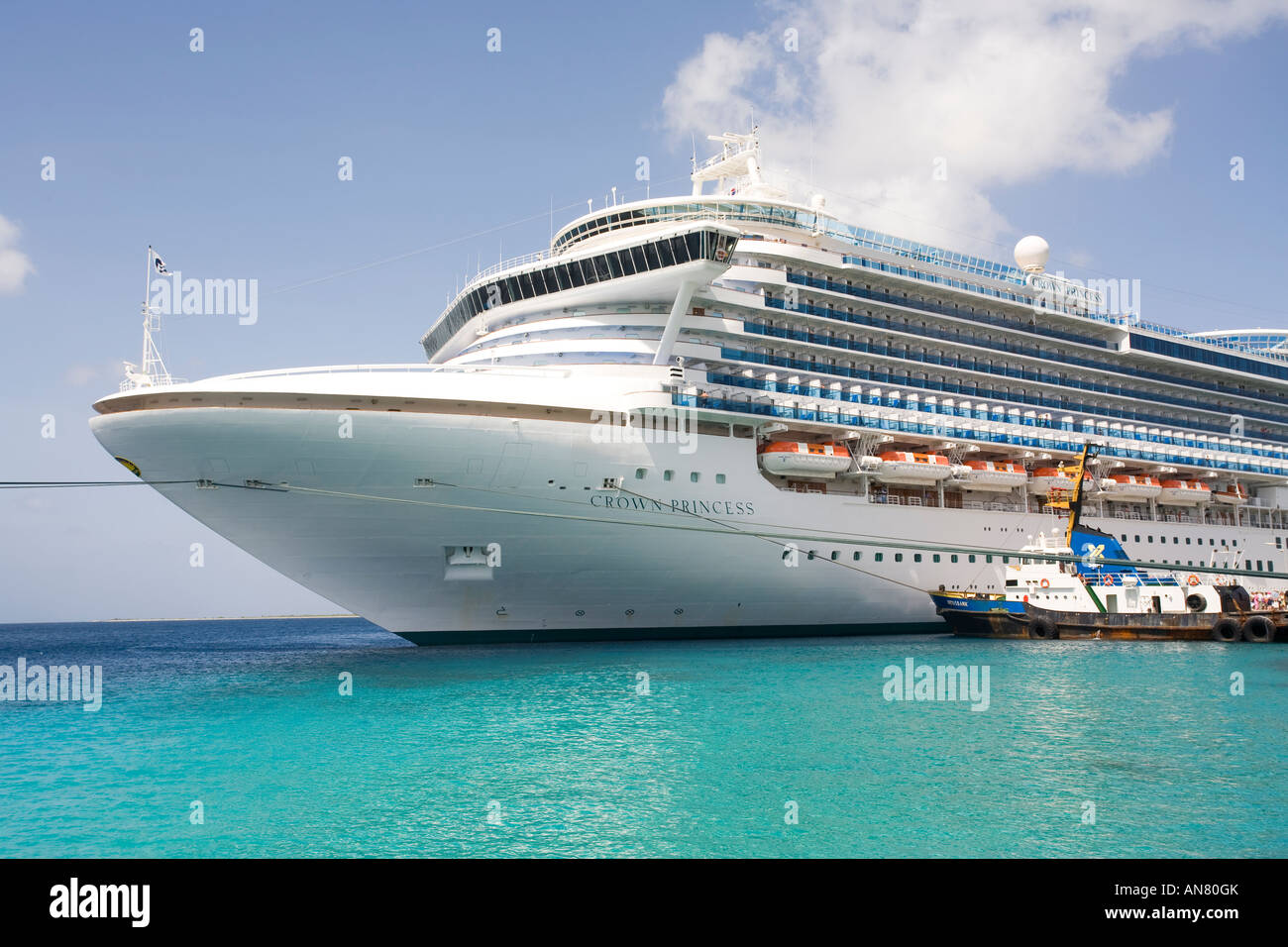Crown princess cruise liner - Touristvisitorguides.com