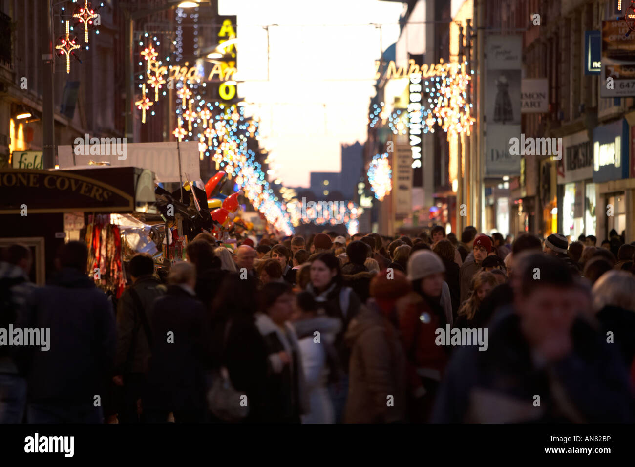 shoppers on Henry Street pre christmas Dublin Republic of Ireland Stock