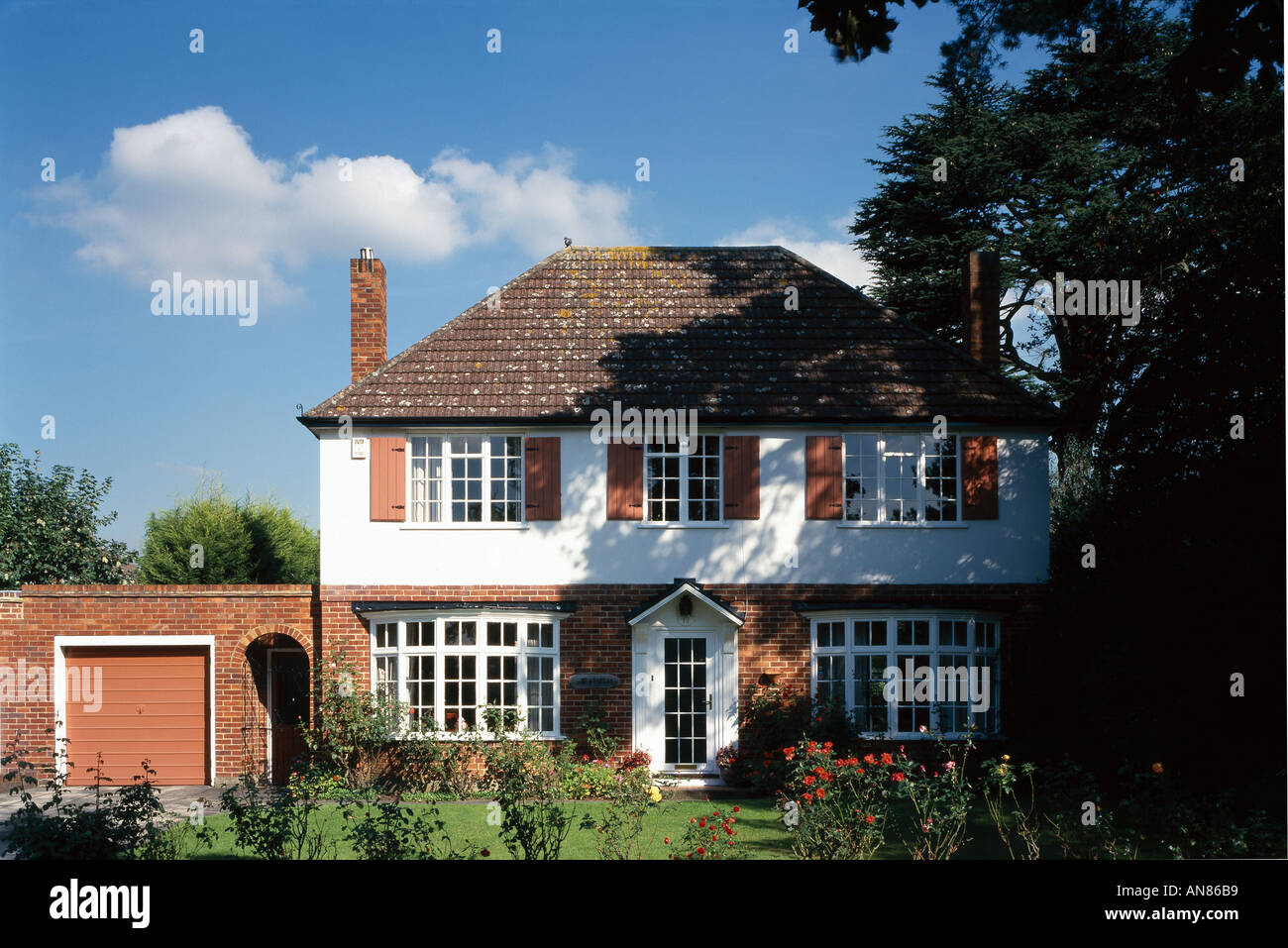 Detached house with garage, Chislehurst, Kent Stock Photo Alamy