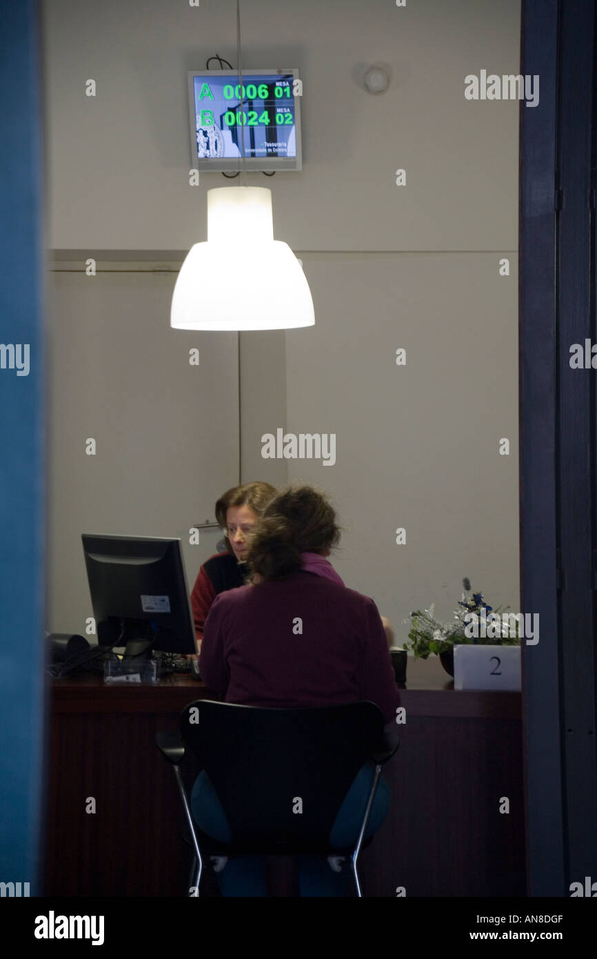 College student guidance counselor hi-res stock photography and images ...