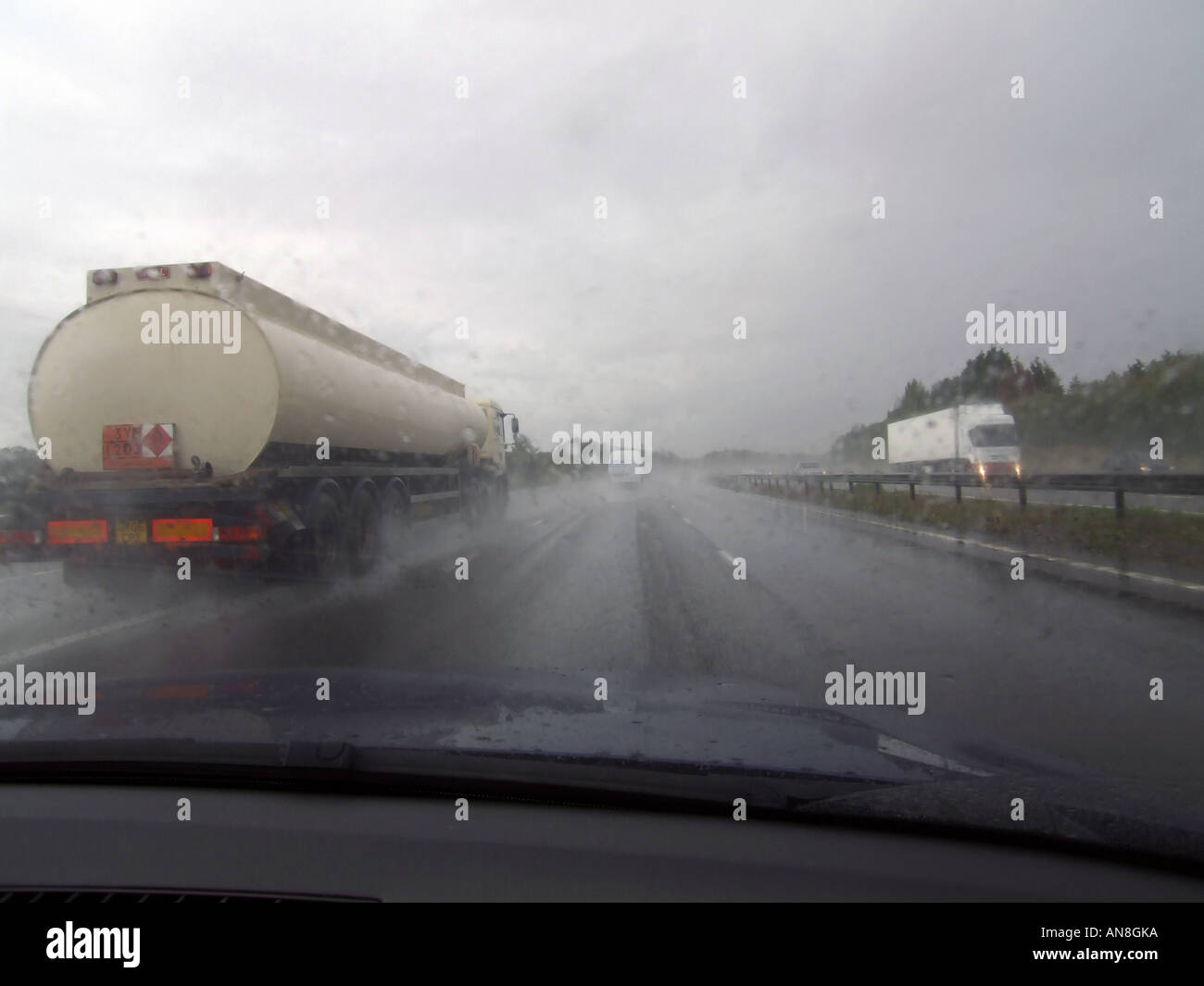 Rainy view from car hi-res stock photography and images - Alamy