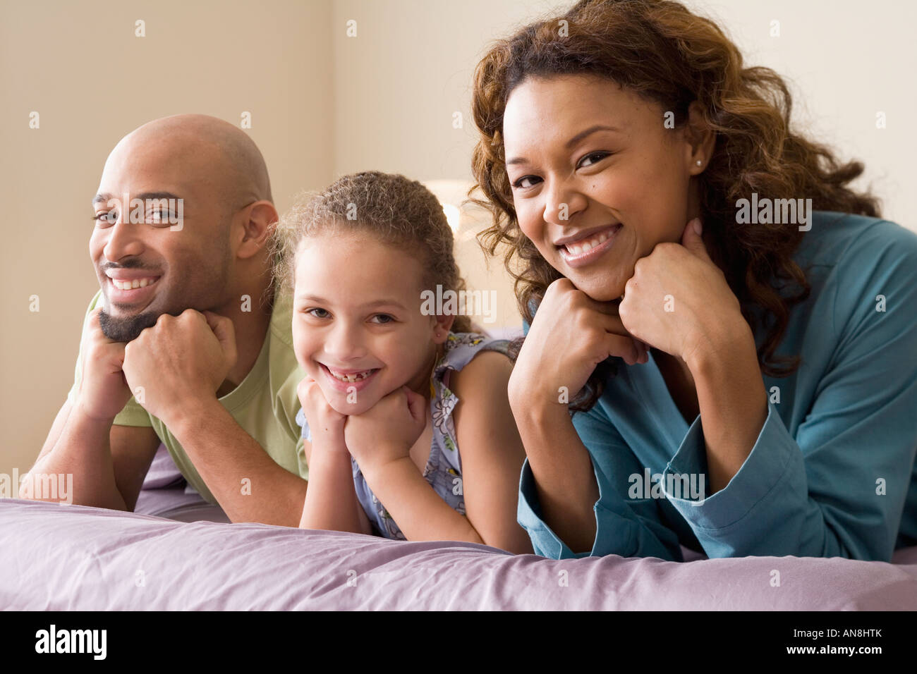 African american happy family hi-res stock photography and images - Alamy