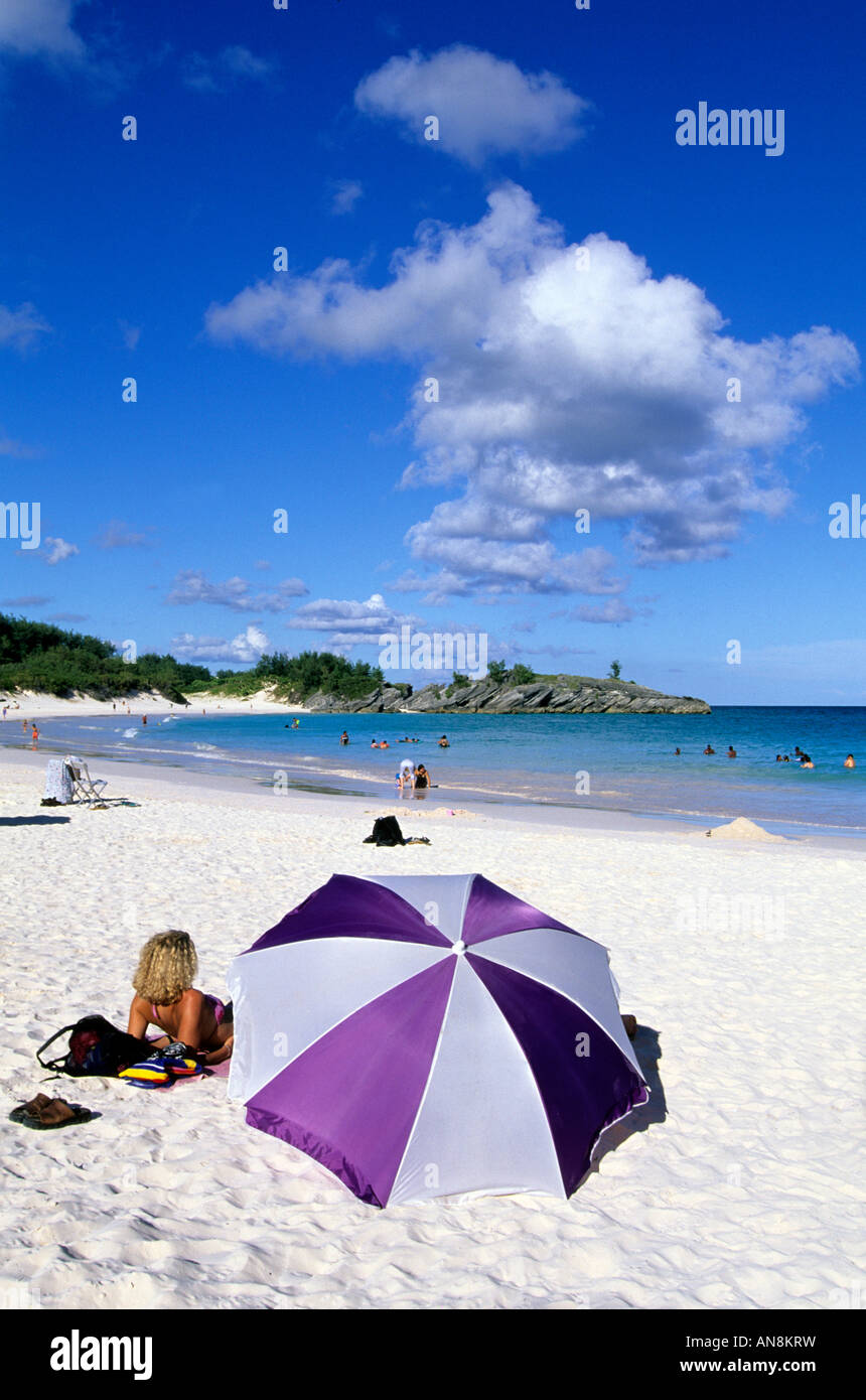 Beach Umbrella on Horseshoe Bay Beach Bermuda Stock Photo Alamy