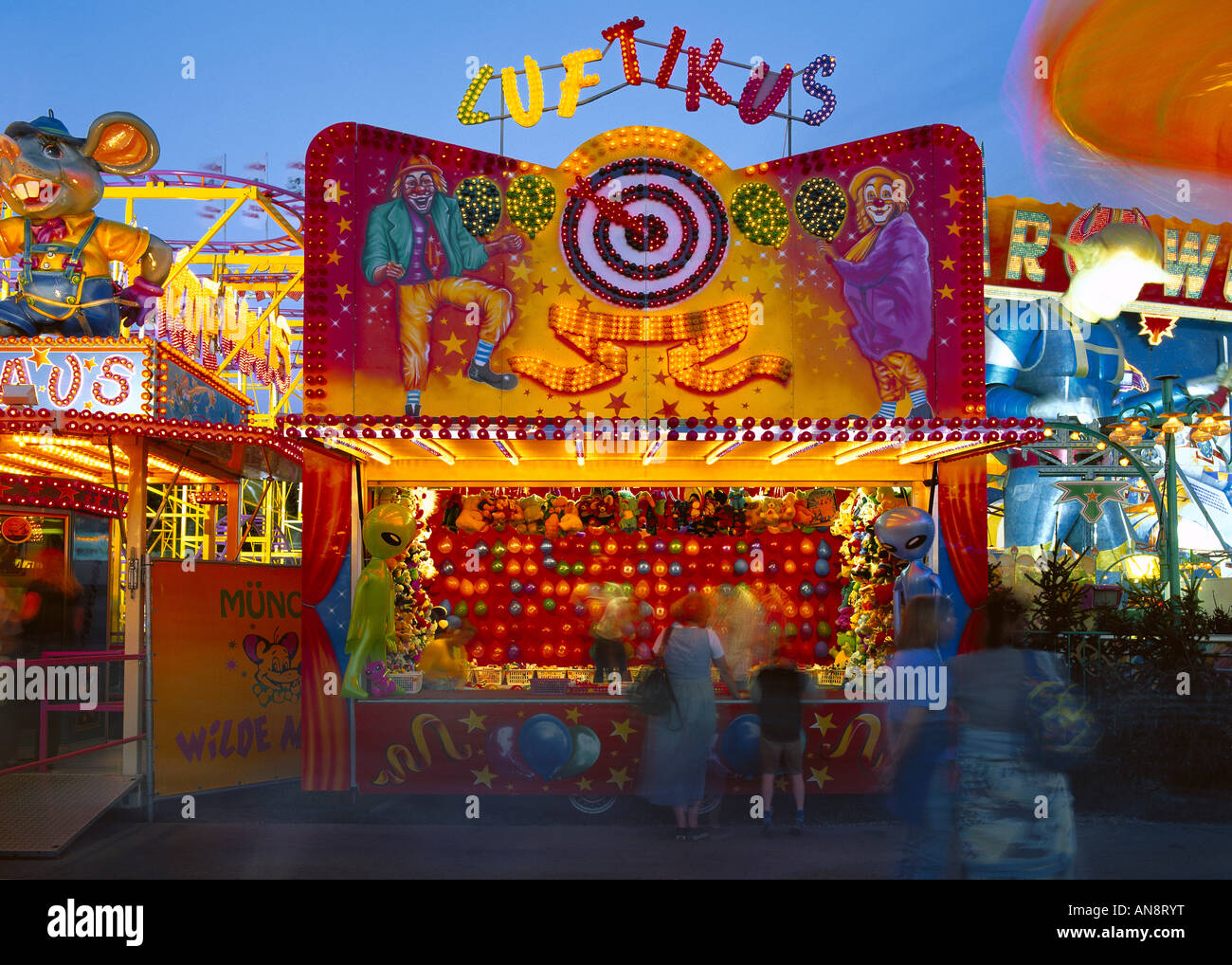 Shooting gallery hires stock photography and images Alamy