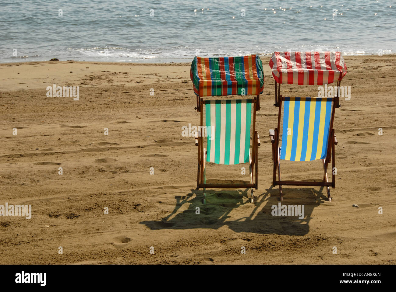 Lightweight deck chairs hi-res stock photography and images - Alamy