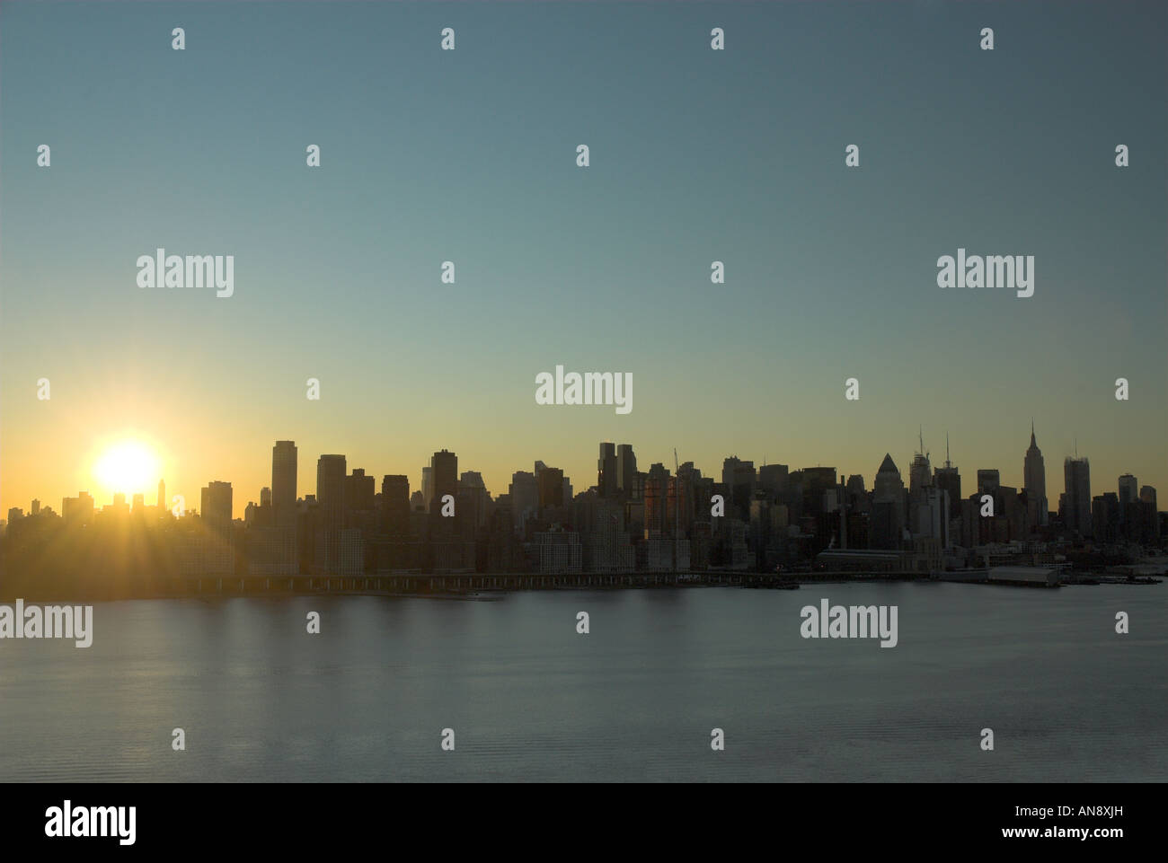 New York High Rise Sunrise High Resolution Stock Photography and Images ...