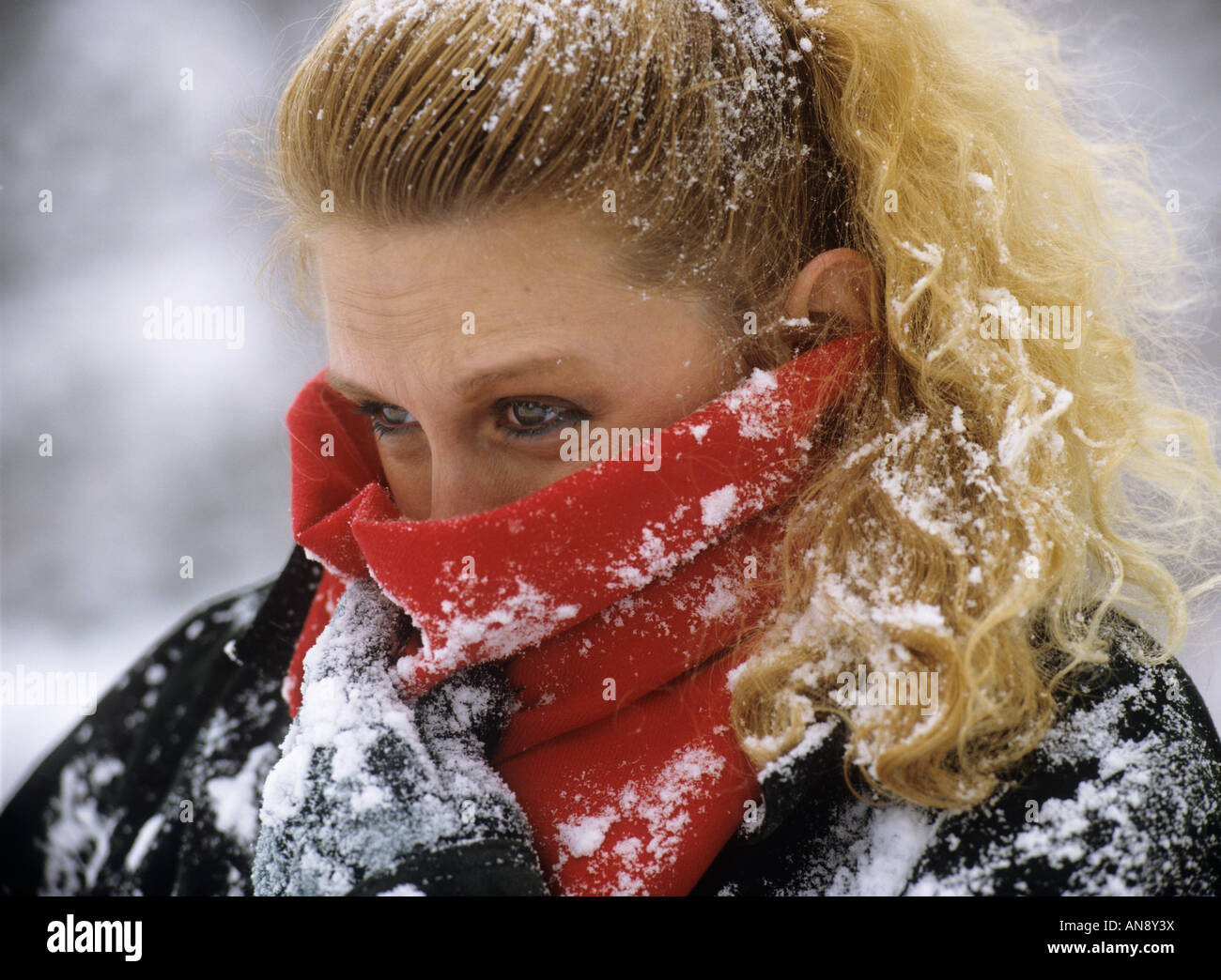 Shivering Cold High Resolution Stock Photography And Images Alamy