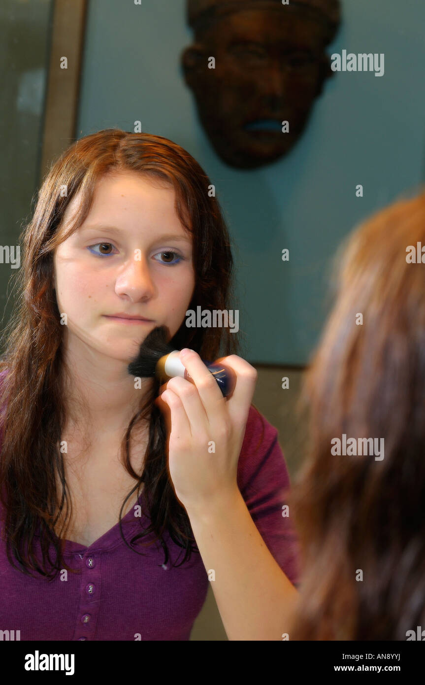 Teen girl applying blush hires stock photography and images Alamy