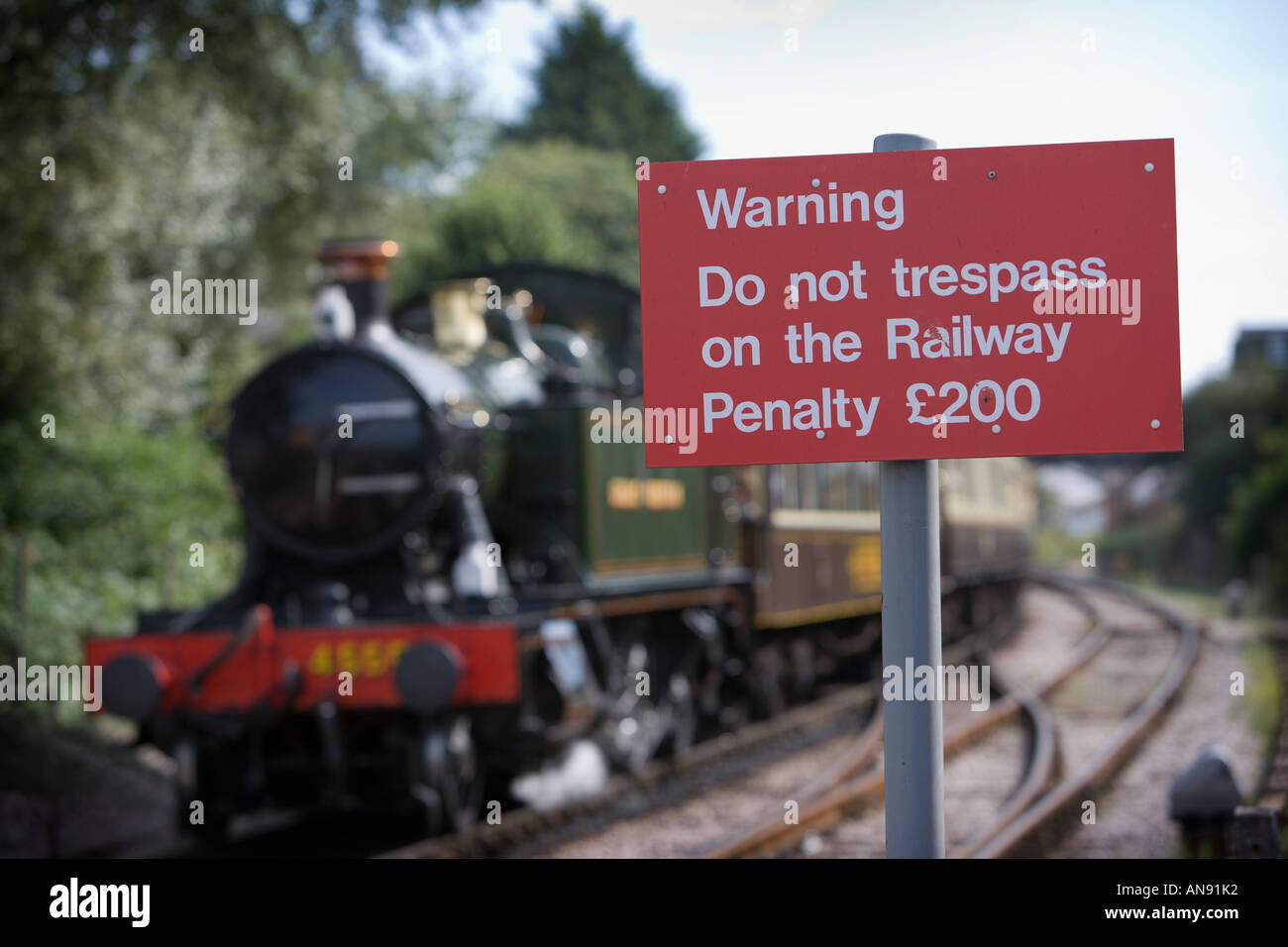 Penalty for trespass sign hi-res stock photography and images - Alamy