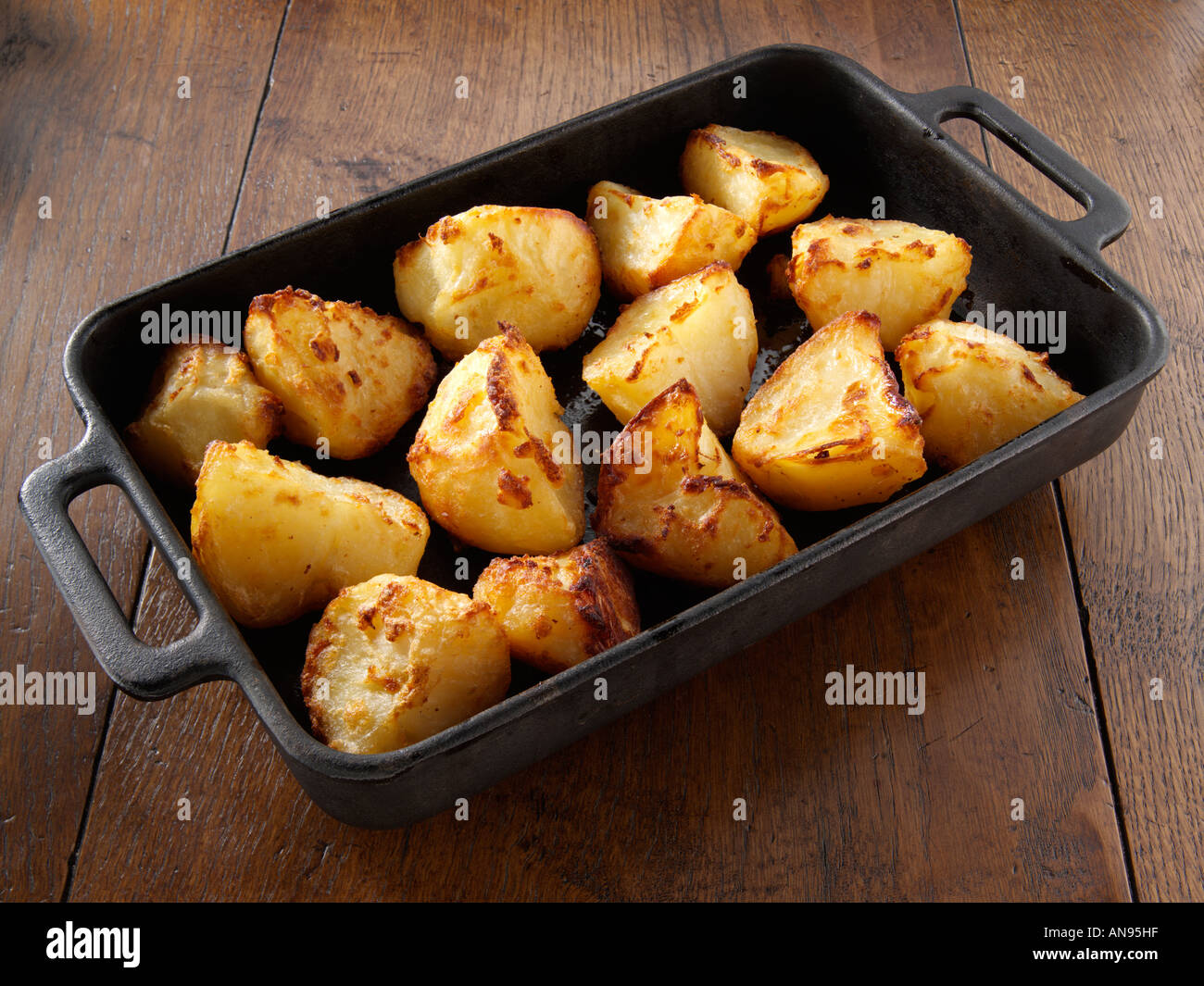 Картофель запечен в духовке