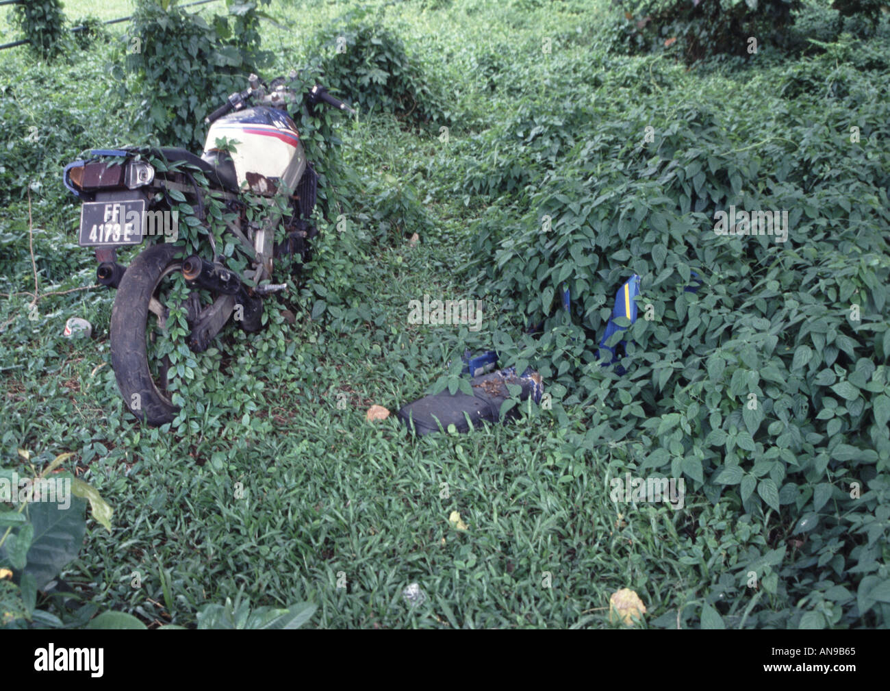 abandoned motorcycle Singapore Stock Photo - Alamy