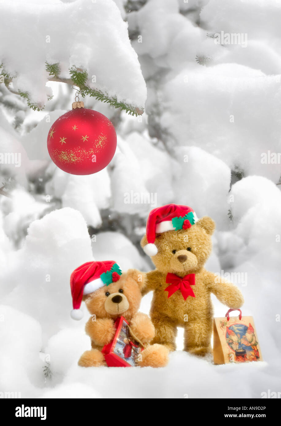 Christmas cards snow hi-res stock photography and images - Alamy