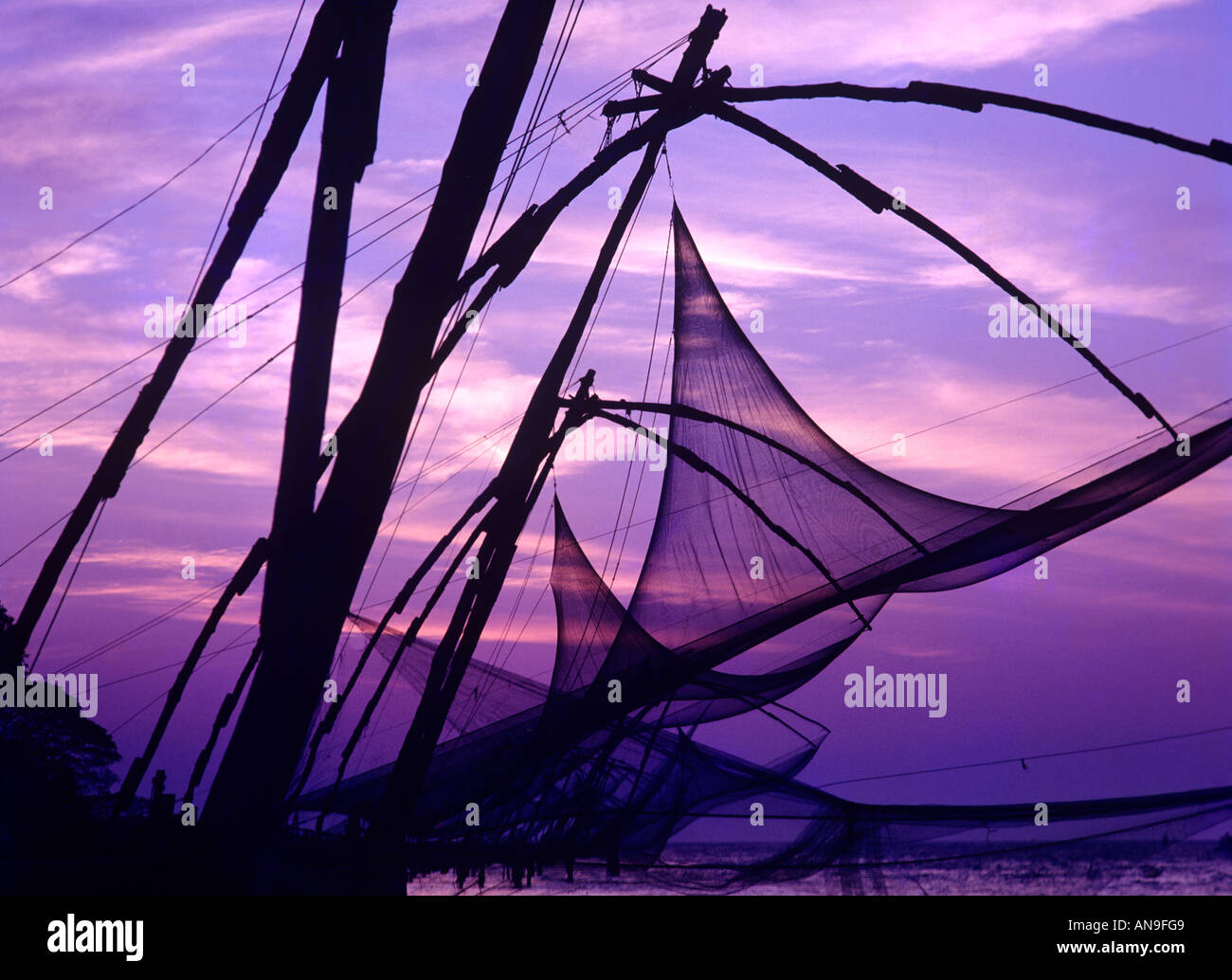 CHINESE FISHING NETS IN KOCHI KERALA Stock Photo Alamy