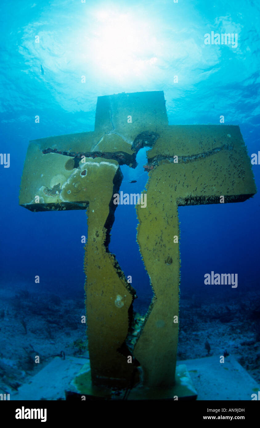 Statue mexico underwater hires stock photography and images Alamy