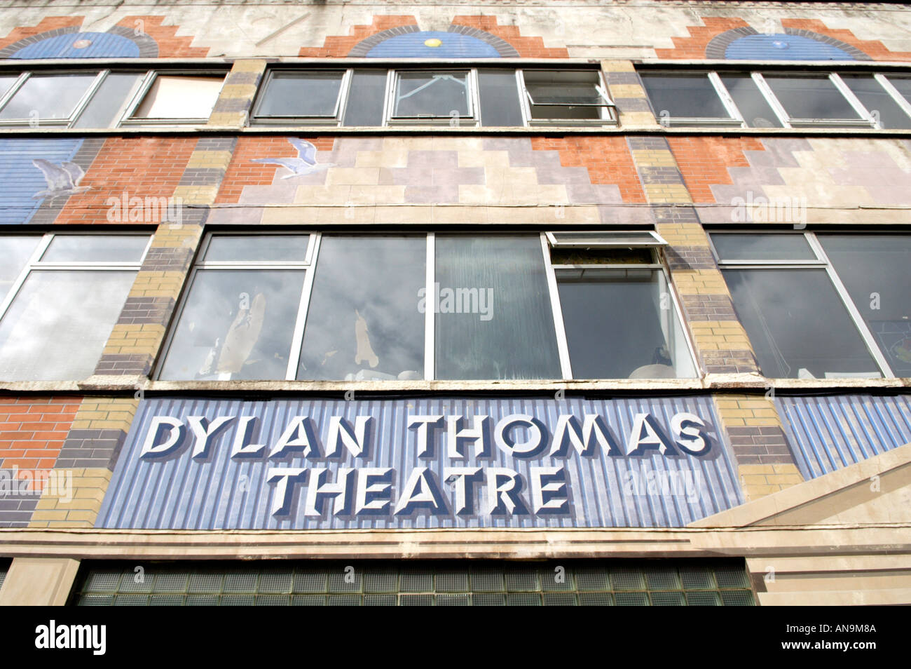 Dylan Thomas Swansea High Resolution Stock Photography and Images - Alamy