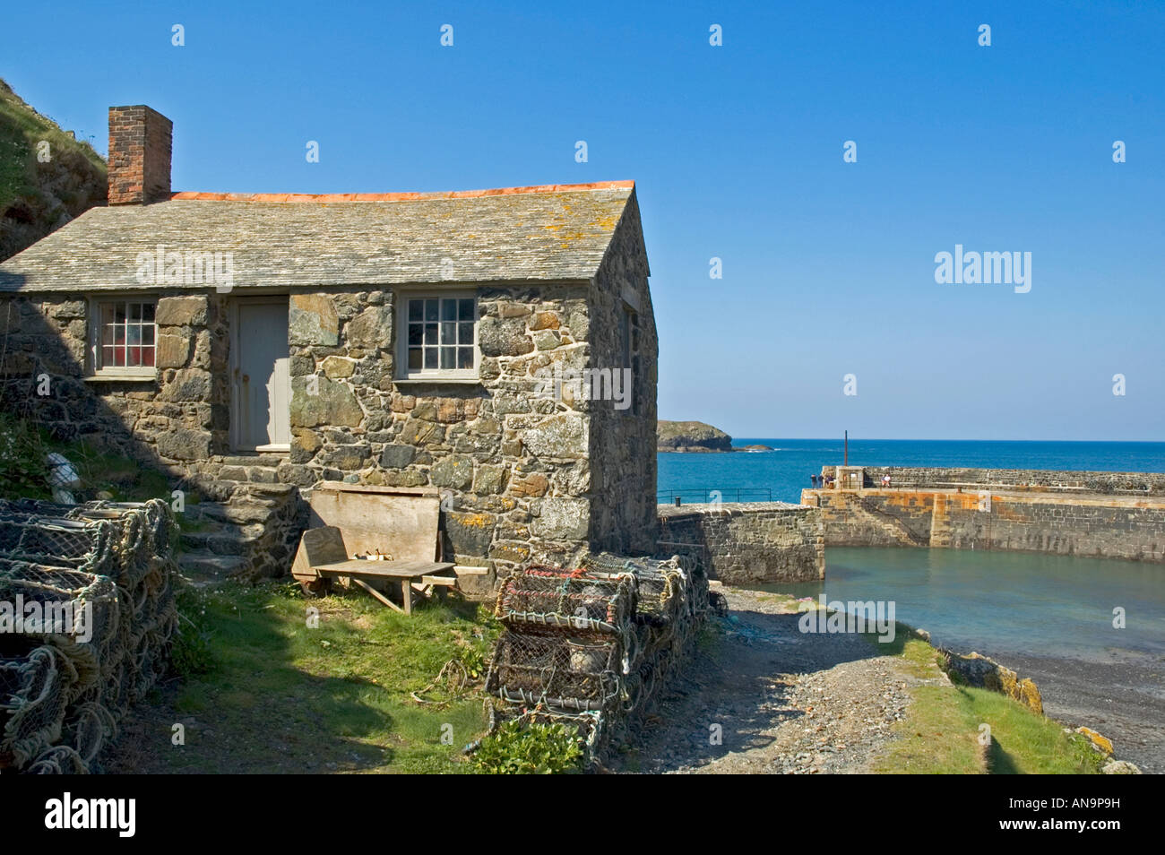 Mullion cove cornwall hires stock photography and images Alamy