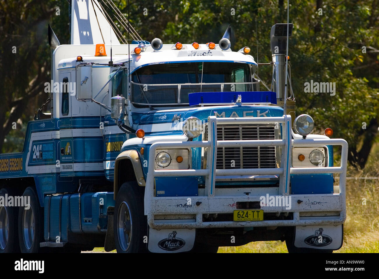 Tow truck on the Great Western Highway from Sydney to Adelaide New South Wales Australia Stock Photo