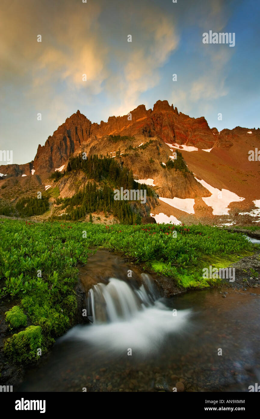 Oregon high Cascades sunrise Stock Photo - Alamy