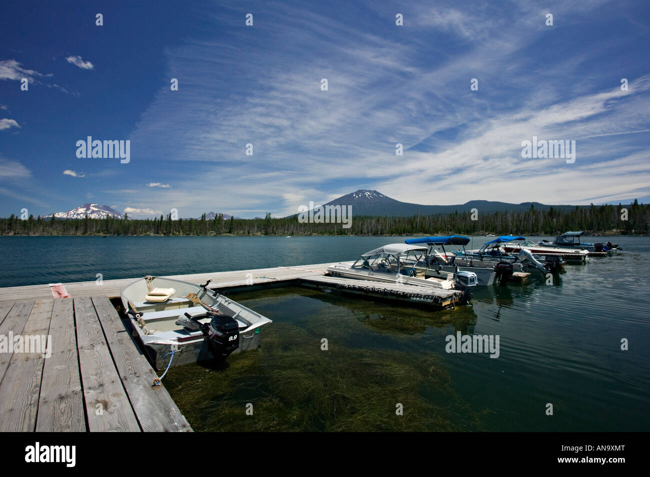 Boat dock on lake in Oregon Cascades Stock Photo Alamy