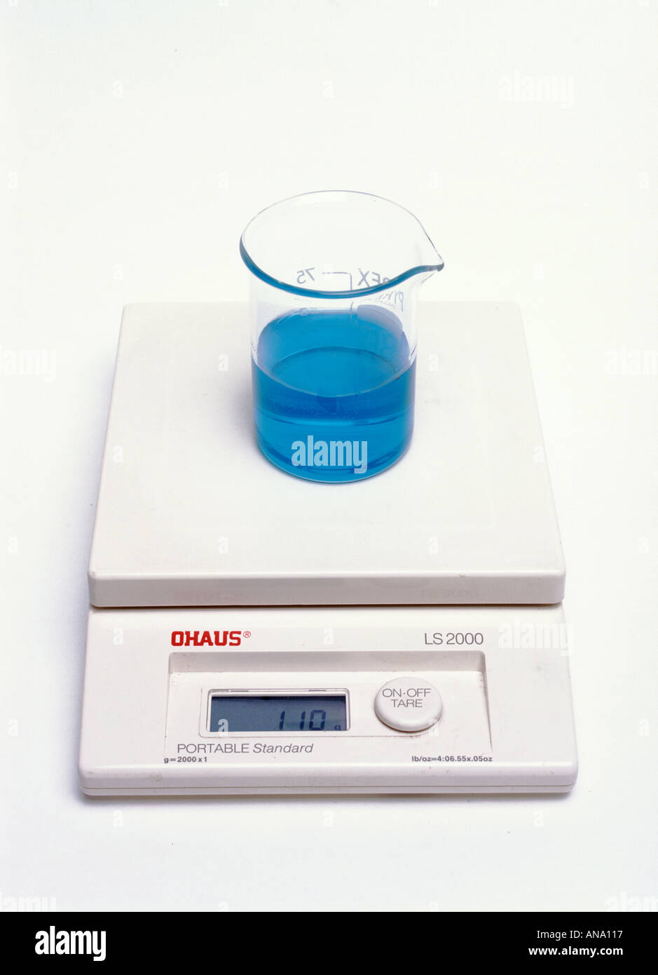 Copper Sulphate Solution Weighs 110g Beaker Plus Water Plus Crystals Illustrates Conservation Of Mass See Ana 115 And Ana 116 Stock Photo Alamy