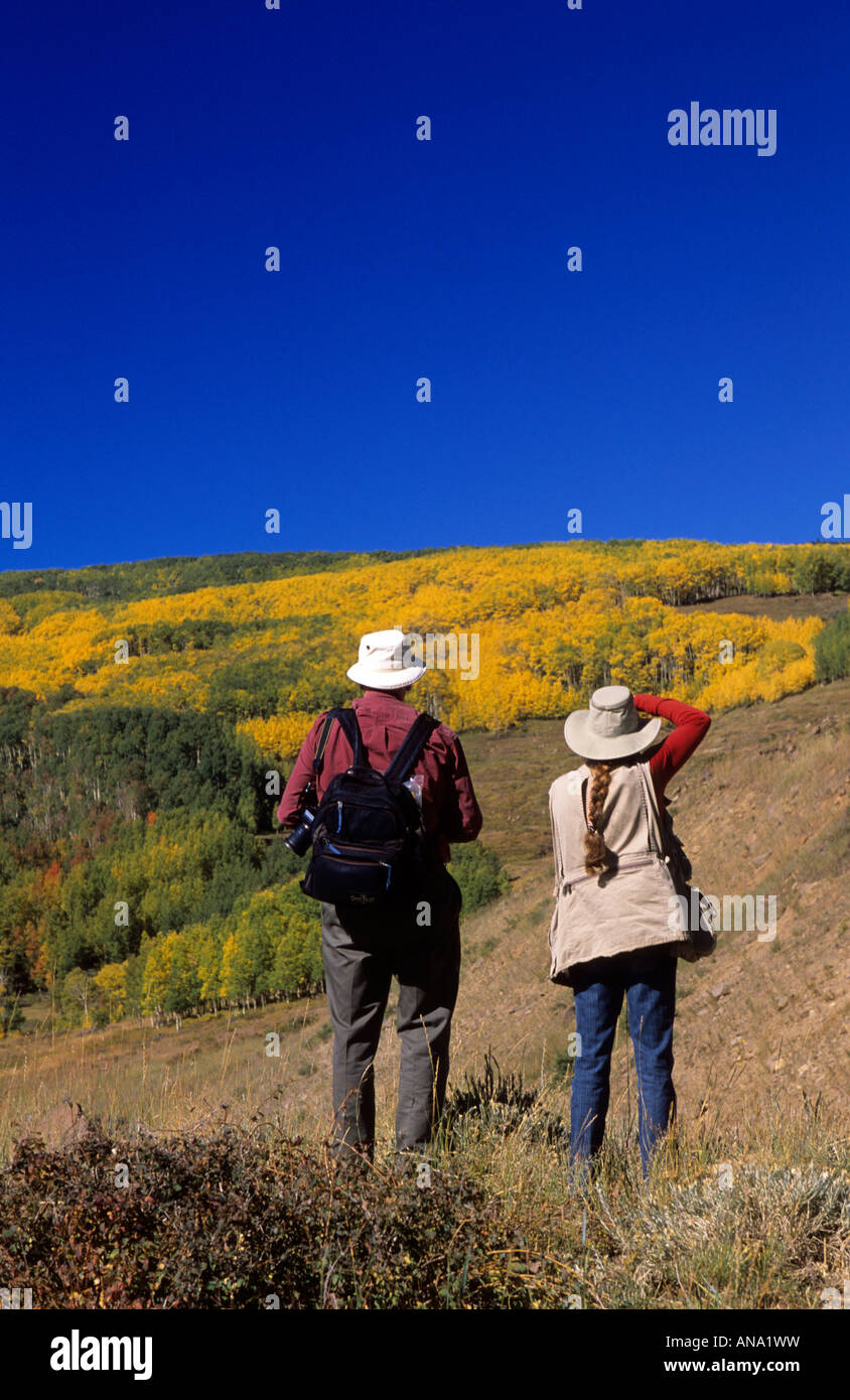 Couple in fall in Fish Lake Mountains Utah USA (MR) Stock Photo