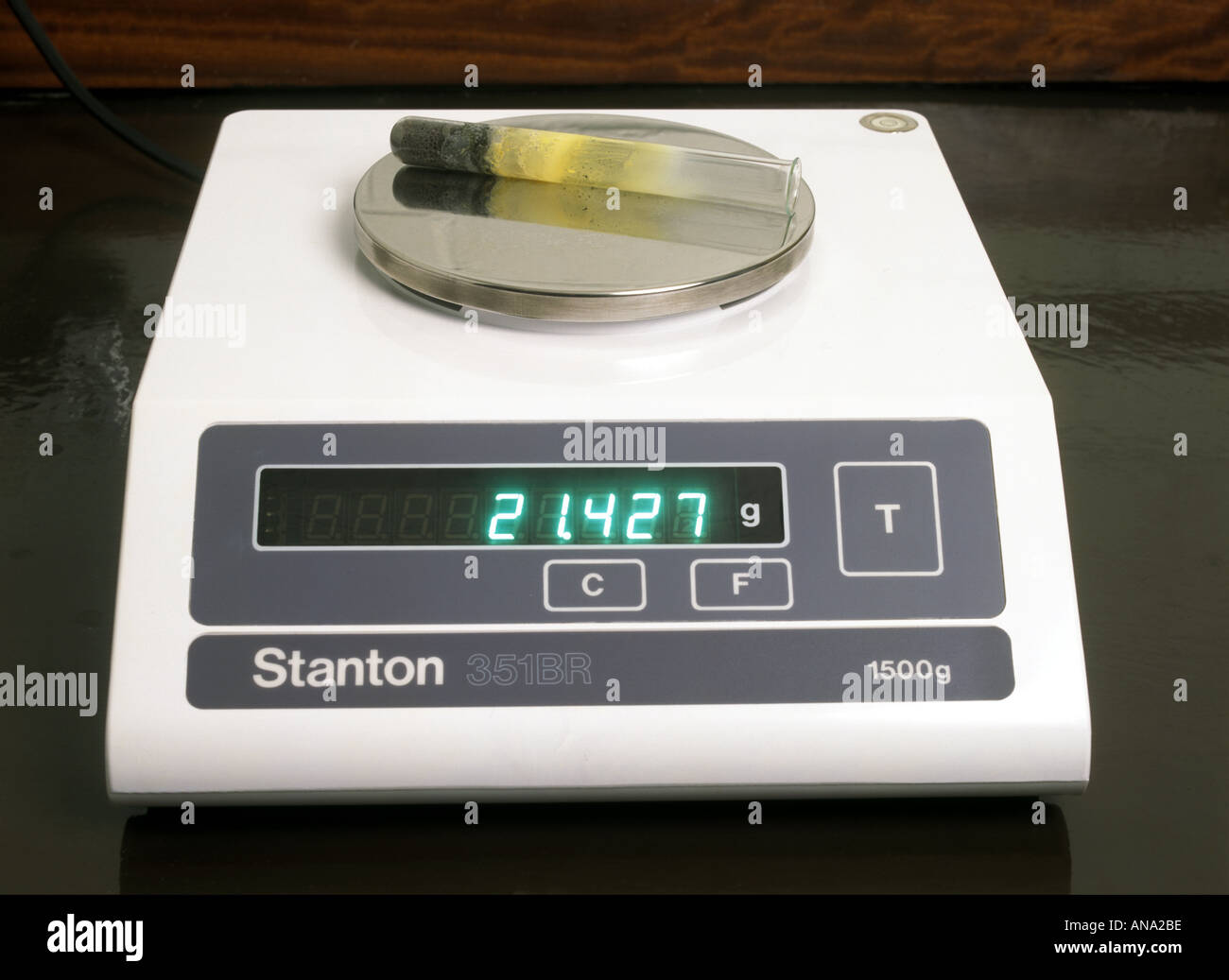 Iron filings sulphur heating hires stock photography and images Alamy