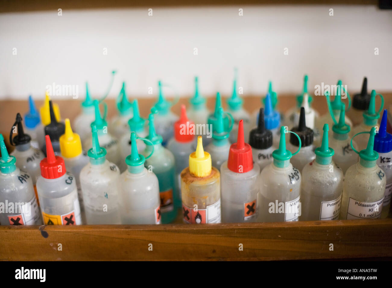 School laboratory chemical store hires stock photography and images