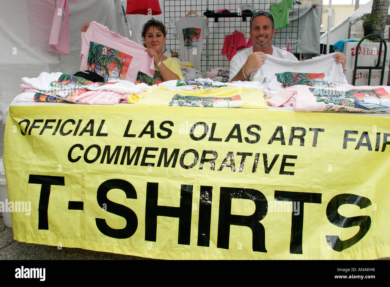 Florida Fl South Broward Ft Fort Lauderdale Las Olas Boulevard Labor Day Weekend Art Fair Tee T Shirts Sightseeing Visitors Travel Traveling Stock Photo Alamy