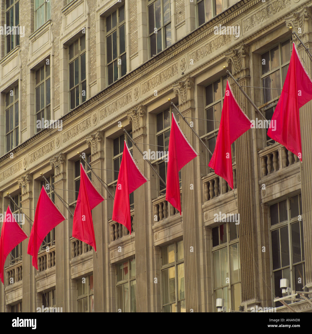 Building new facade suspended hi-res stock photography and images - Alamy