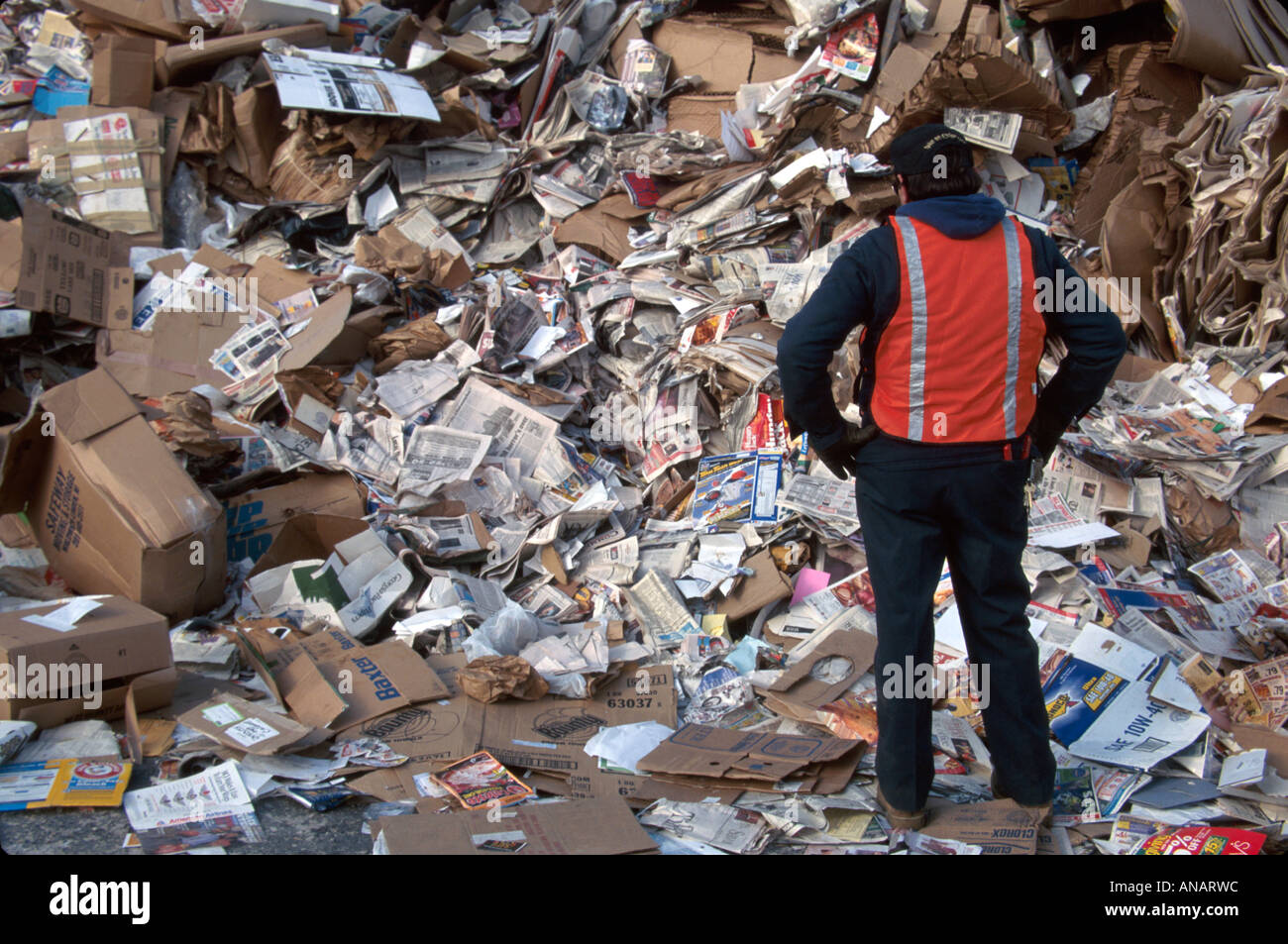 Newark New Jersey,recycling Center,centre,worker,workers,working,work,employee worker workers