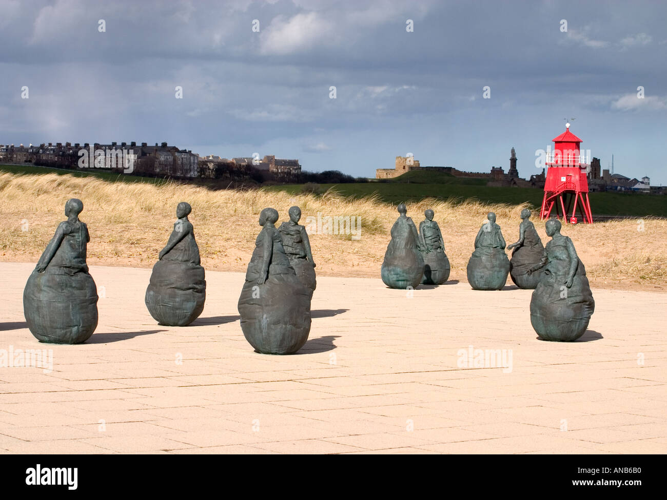 Sculpture The Conversation Piece created by Juan Munoz in 1999 South Shields Stock Photo