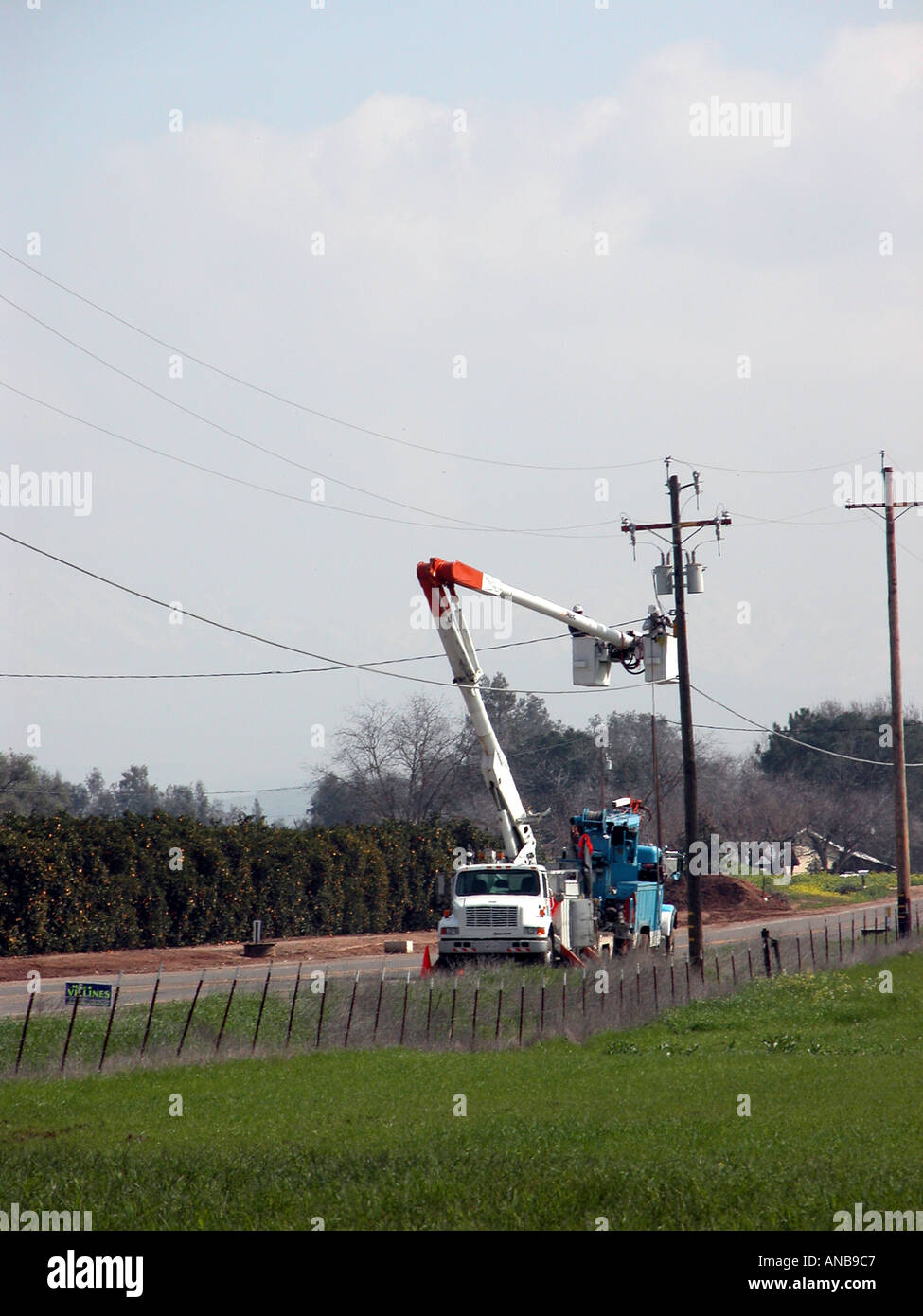 Electrical linemen hires stock photography and images Alamy