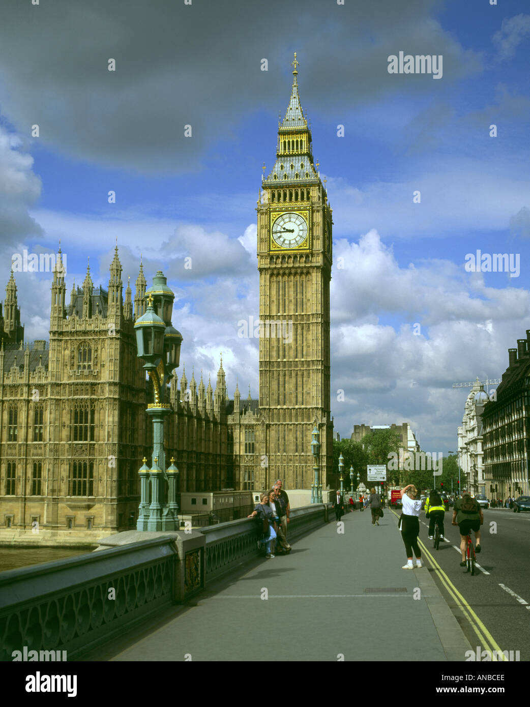 UK London Big Ben tourists on Westminster bridge Stock Photo