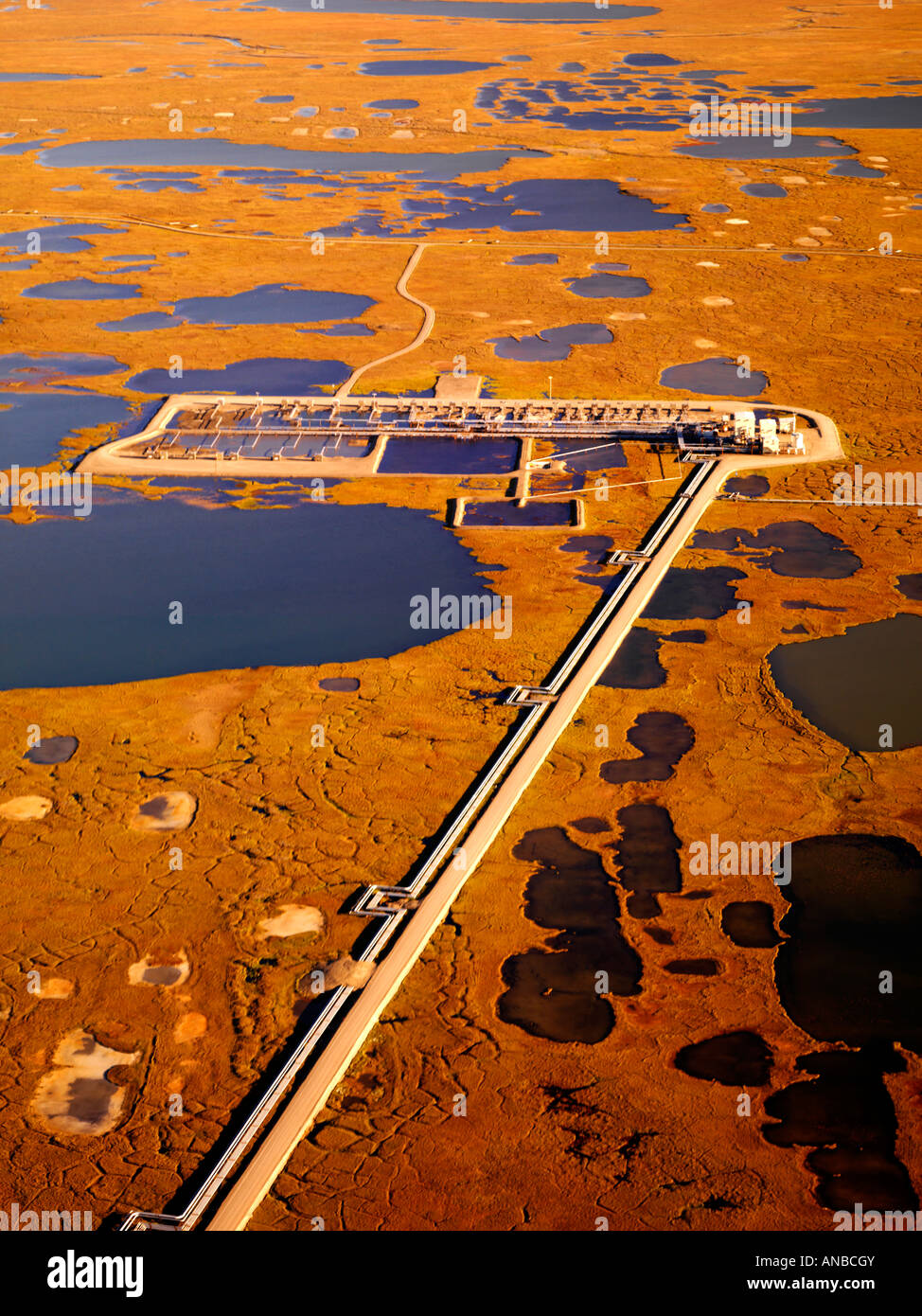 Prudhoe bay oil field aerial hires stock photography and images Alamy