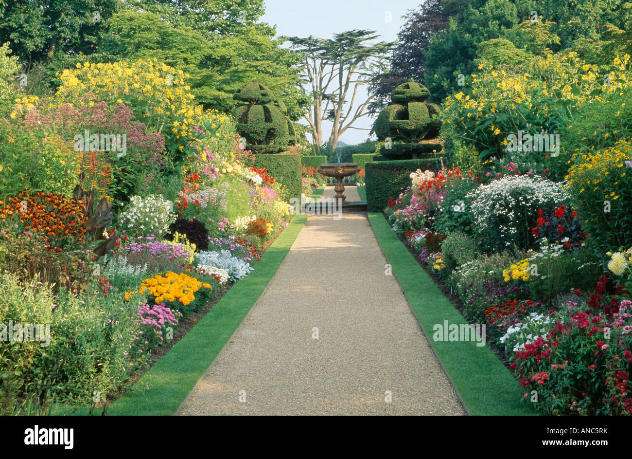 Herbaceous borders hi-res stock photography and images - Alamy