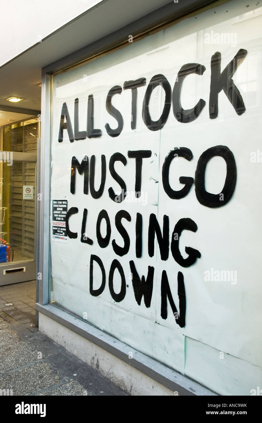 shop closing down sign Stock Photo Alamy