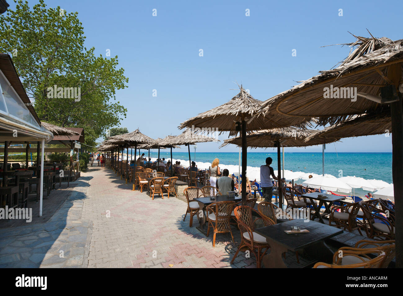 Seafront Cafe Bar, Hanioti, Kassandra Peninsula, Halkidiki, Greece Stock Photo