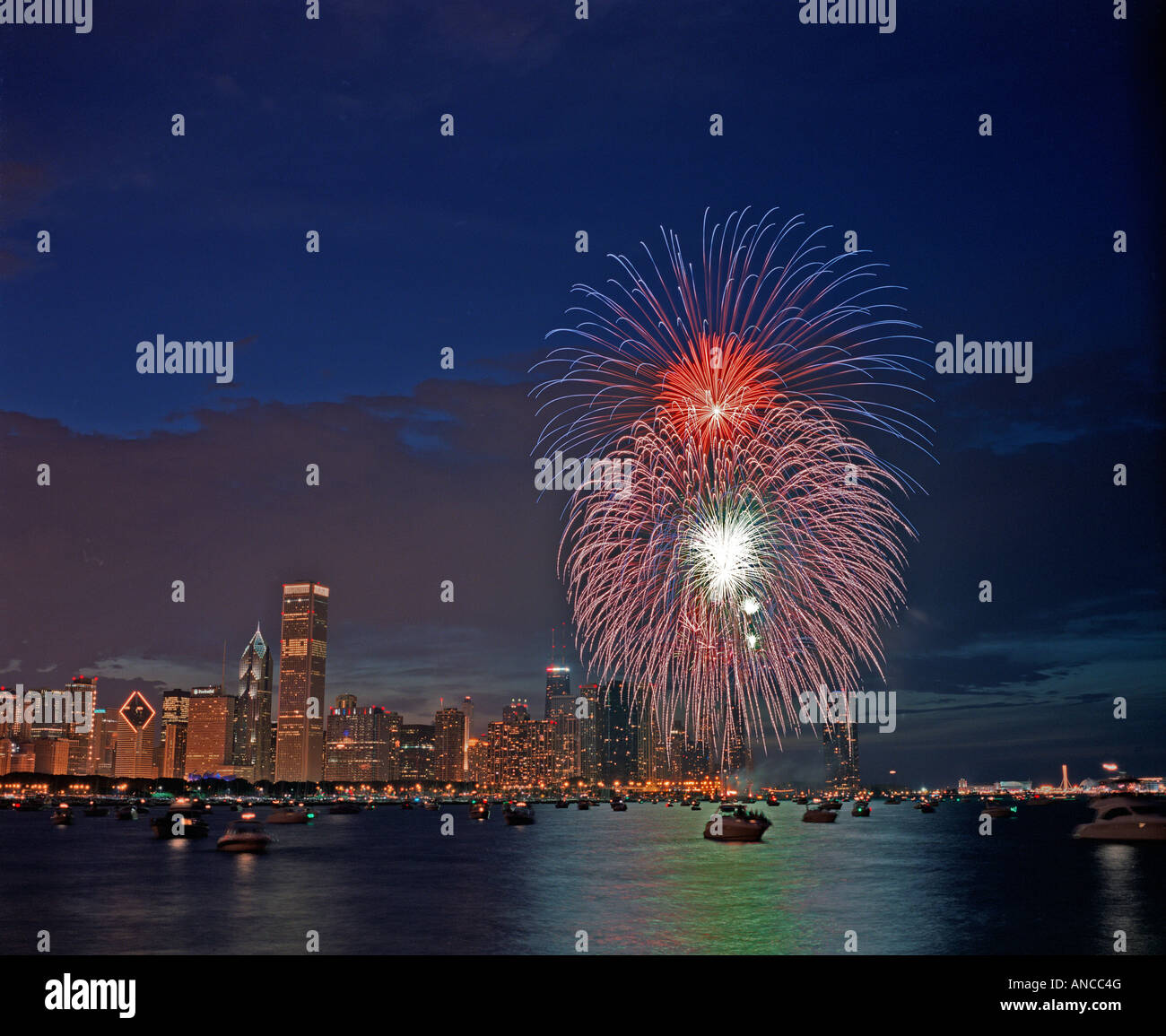 USA, Illinois, Chicago, Fourth of July fireworks over Monroe Harbor