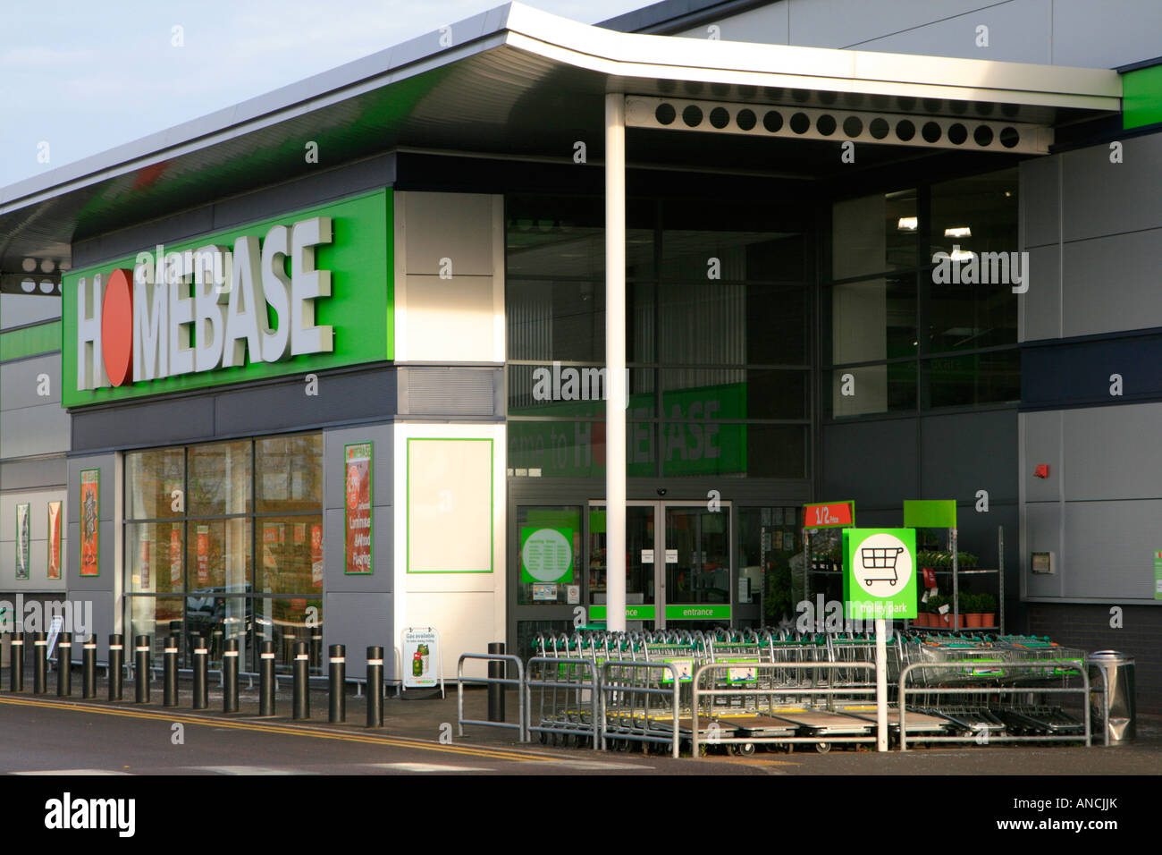 typical store homebase diy exterior entrance england uk gb Stock Photo