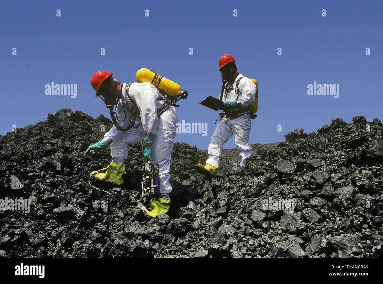 Hazardous waste cleanup hi-res stock photography and images - Alamy