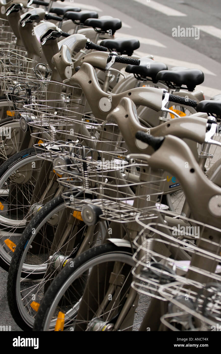 Paris Bike Racks Cycle in paris hi-res stock photography and images - Alamy