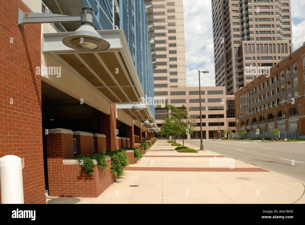 Downtown Columbus Ohio parking grage and sidewalk Stock Photo Alamy