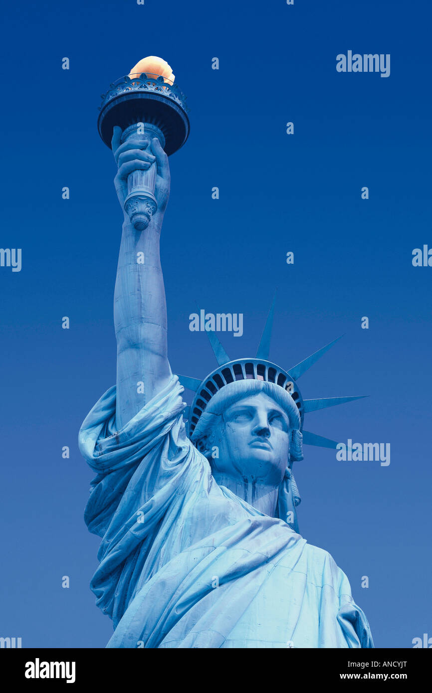 The statue of liberty in new york city hi-res stock photography and ...