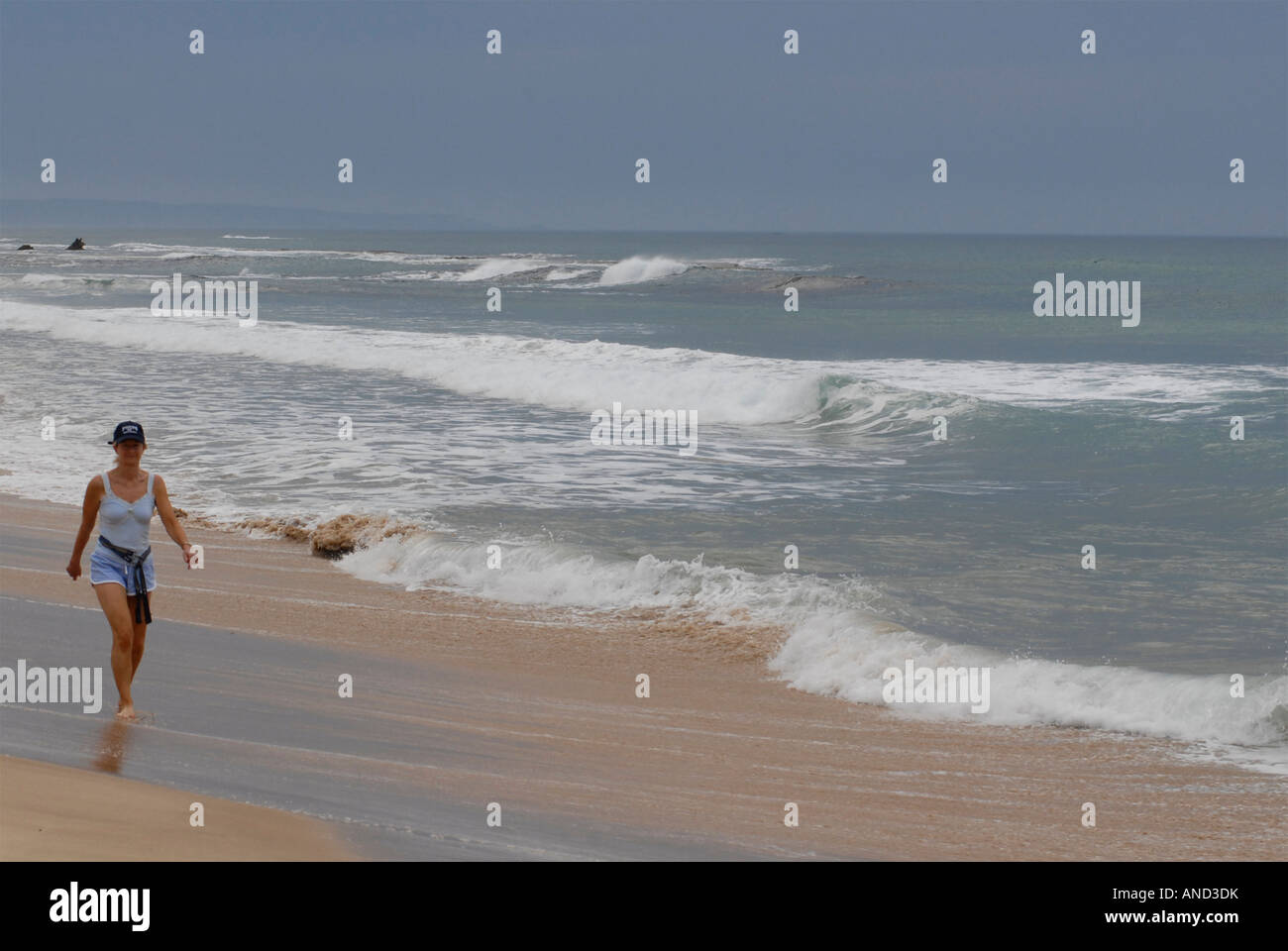 Walking barefoot on beach sand hi-res stock photography and images - Alamy