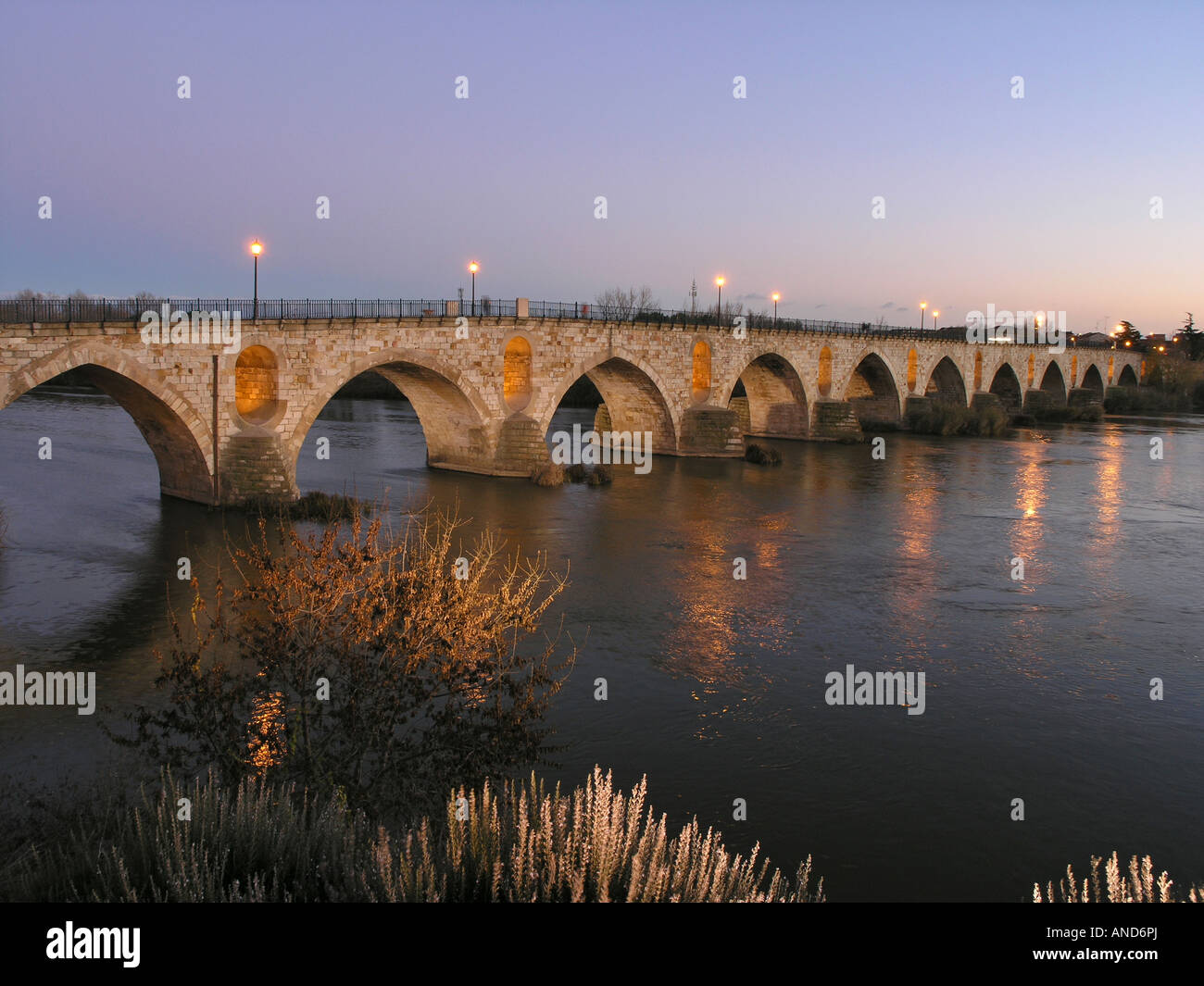 Puente de Piedra over Douro river Zamora Spain Stock Photo